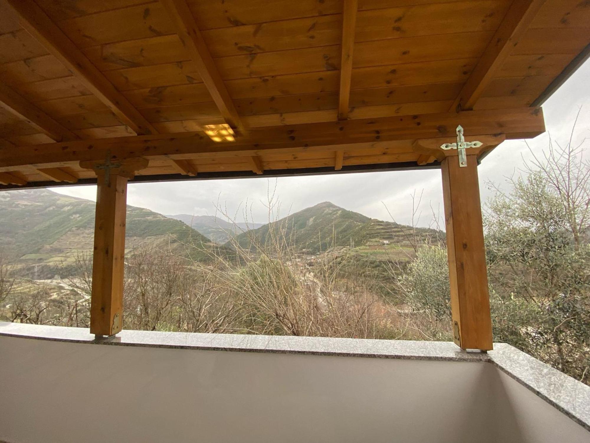 Bright & Cozy Room With Balcony Corovode Bagian luar foto